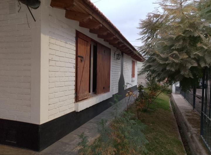 Casa · 200m² · 5 Ambientes · 1 Cochera