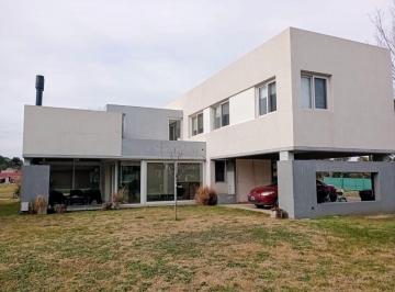 Casa de 5 ambientes, Luján · Venta Casa 5 Ambientes - B° Luján del Sol