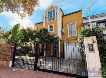 Casa · 340m² · 9 Ambientes · 4 Cocheras · Excelente Casa en Acassuso