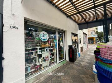 Edificio · 160m² · Casa con Locales Comerciales en Venta en Monte Grande