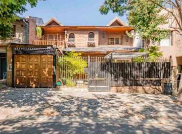 Casa · 315m² · 7 Ambientes · 1 Cochera · Casa en Venta 7 Amb Béccar Jardín Pileta Cochera