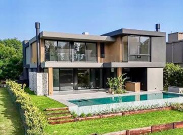Casa · 465m² · 7 Ambientes · 2 Cocheras · Casa en Venta en El Yacht, Nordelta, Tigre