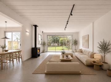 Casa · 257m² · 5 Ambientes · 2 Cocheras · Excelente Casa a La Venta en Vicente Lopez con Jardin y Cochera.