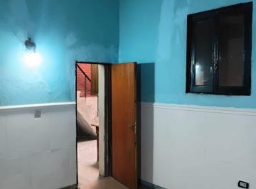 PH de 3 ambientes, Barracas · Alquiler Tipo Casa 3 Amb con Terraza a Refaccionar
