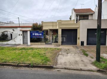 PH · 76m² · 4 Ambientes · 1 Cochera · PH en Banfield Este