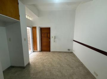 Departamento de 2 ambientes, Córdoba · Alquilo Depto con Patio en Zona Centro