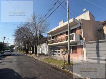 PH · 130m² · 4 Ambientes · 1 Cochera · Venta de PH 4 Ambientes en Ramos Mejia Sur - Acepta Permuta - Apto Credito