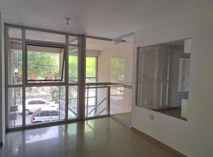 Local comercial · 150m² · 8 Ambientes