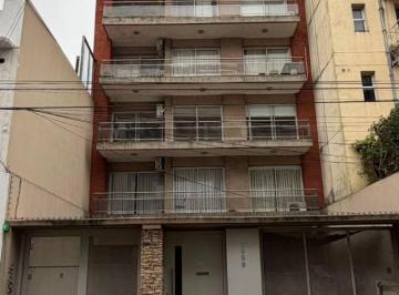 Departamento de 3 ambientes, Vicente López · Excelente Departamento 3 Amb con Cochera y Balcón Terraza