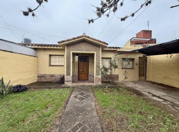 Casa · 80m² · 4 Ambientes · 1 Cochera · Casa 2dor en Alquiler Sobre Av Santa Ana Casi Sol de Mayo