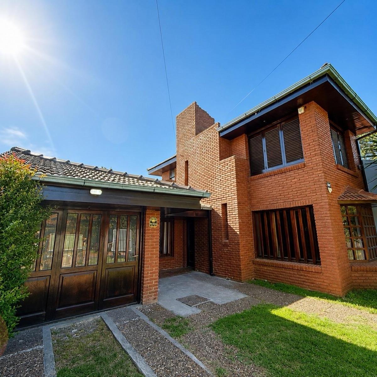 Chalet de 4 ambientes en el exclusivo barrio residencial de Constitución