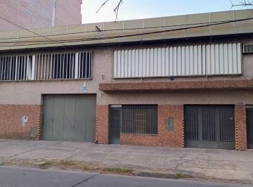 Bodega-Galpón · 950m² · 17 Ambientes · Galpón en Rosario