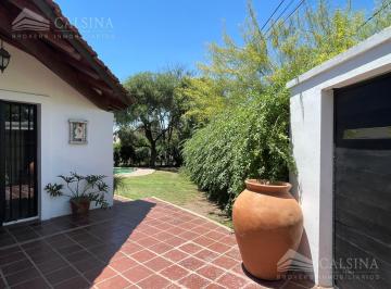 Casa · 231m² · 5 Ambientes · 3 Cocheras · Casa - Villa Allende Golf