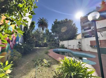Casa · 300m² · 4 Ambientes · 2 Cocheras · Casa Venta Florida 4 Ambientes Jardín Pileta Quincho