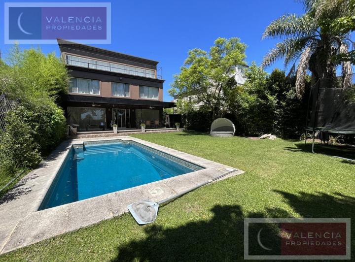 Casa · 380m² · 10 Ambientes · 6 Cocheras