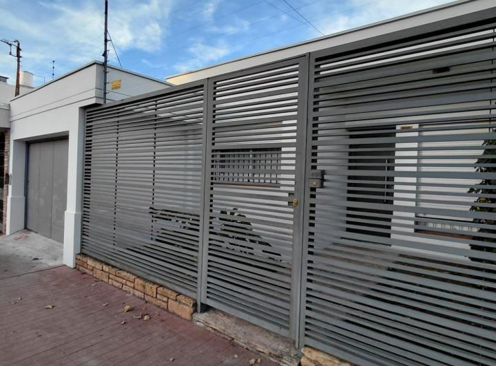 Casa · 205m² · 6 Ambientes · 1 Cochera