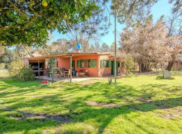 Quinta vacacional · 150m² · 4 Dormitorios · 1 Cochera · Venta Quinta 5000 m² Francisco Alvarez