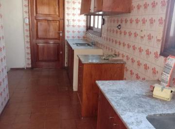 Casa de 5 ambientes, Dorrego · Se Alquila Casa en Dorrego