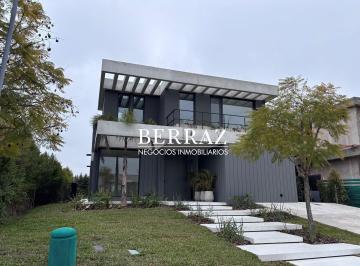 Casa · 270m² · 6 Ambientes · 3 Cocheras · Casa Venta 3 Dorm. Barrio Castaños Lote de 526 m² Nordelta, Tigre, Zona Norte