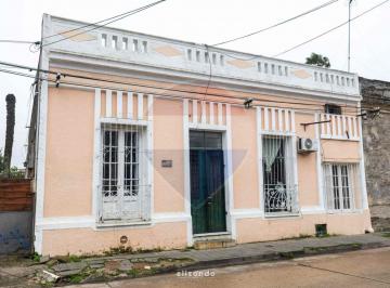 Casa · 195m² · 6 Ambientes · Casa 4 Dorm. Sauce Ideal Local Comercial