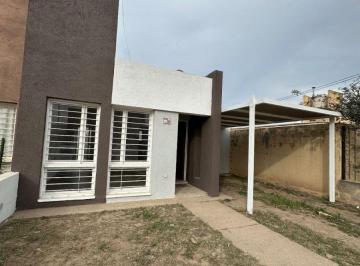Casa de 5 ambientes, Córdoba · Casa en Alquiler C/ Cochera en Nueva Córdoba