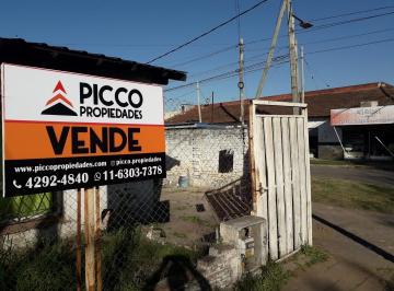 Casa · 200m² · 5 Ambientes · 2 Cocheras · Casa con Departamento a Reciclar Excelente Oportunidad!