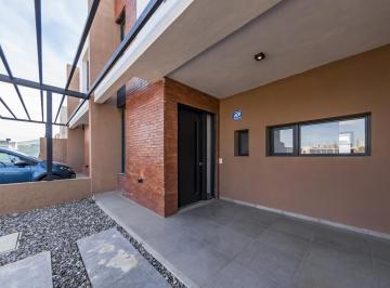 Casa · 142m² · 4 Ambientes · 2 Cocheras · Dúplex a Estrenar de 3 Dorm. en Docta Av | 142 m² | Usd 149.900