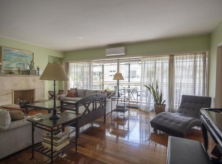Departamento · 237m² · 8 Ambientes · 1 Cochera