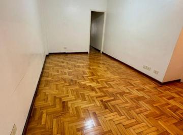 Departamento de 2 ambientes, Caballito · Caballito. Dos Ambientes Amplio. Estilo Señorial.