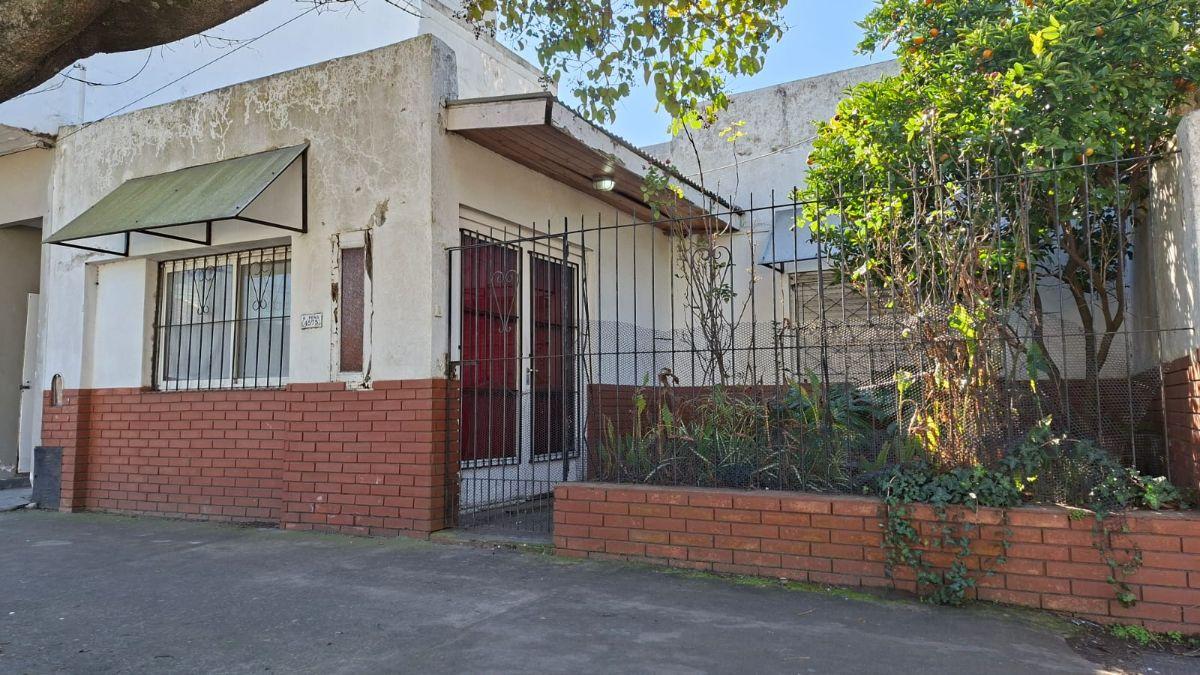 Casa A reciclar en zona comercial, A metros de calle italia