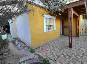 Casa en Venta de 6 ambientes Estación Flores · Vendo Casa Amplia Corazon de Manzana. Baño a Refaccionar Refaccionar