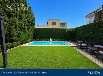 Casa · 342m² · 8 Ambientes · 1 Cochera · Casa en Venta en San Isidro