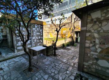 PH · 120m² · 4 Ambientes · PH en Venta en Parque Patricios a Reciclar