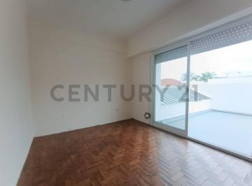 Departamento · 40m² · 2 Ambientes · Venta Departamento 2 Ambientes por Escalera - Patio - Sin Expensas en Beccar