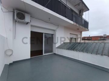 Departamento · 40m² · 2 Ambientes · Venta Departamento 2 Ambientes por Escalera - Patio - Sin Expensas en Beccar