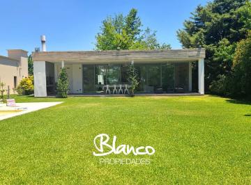 Casa · 184m² · 5 Ambientes · 1 Cochera · Casa en Alq. Temporario en Champagnat, Estancias del Pilar, Pilar