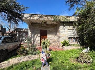 Casa · 91m² · 5 Ambientes · 2 Cocheras · Casa 3 Amb Multifamiliar 2 Cocheras Jardin Parri