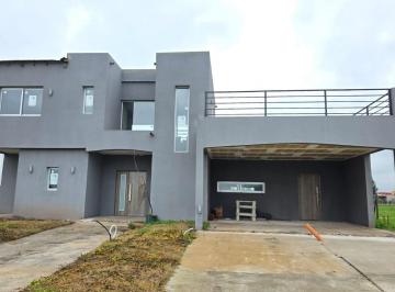 Casa · 170m² · 5 Ambientes · 6 Cocheras · Oportunidad Casa a Terminar La Alameda en Venta
