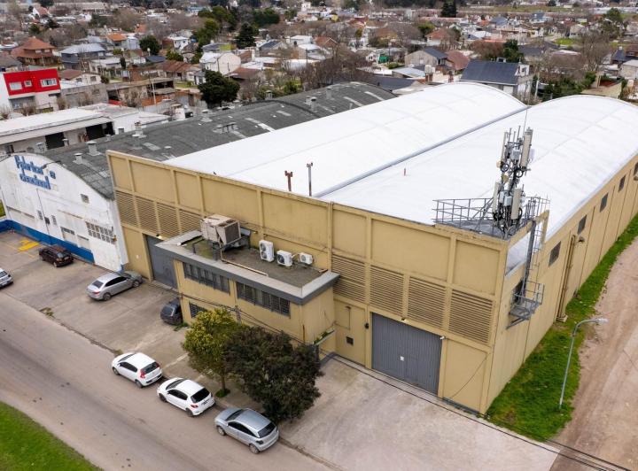 Bodega-Galpón · 1786m²