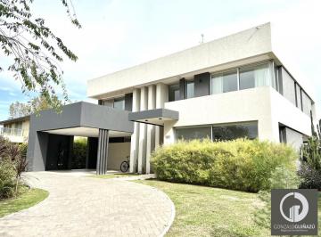 Casa · 270m² · 7 Ambientes · 2 Cocheras · Casa Alquiler 4 Dorm. Jardin Piscina Barrio Cerrado Puerto Roldan