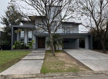 Casa de 5 ambientes, Yerba Buena · Exclusiva Casa en Alquiler en Country Praderas