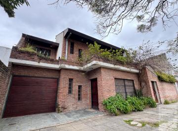 Casa · 120m² · 4 Ambientes · 1 Cochera · Casa en Venta 4 Ambientes Martín Coronado (A Una Cuadra del Colegio S. Corazón)
