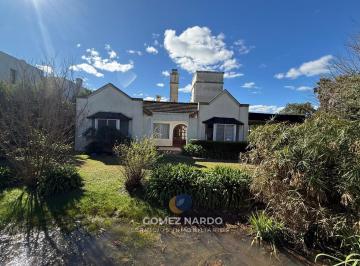 Casa · 200m² · 5 Ambientes · 3 Cocheras · Casa en Cuba (Fatima)