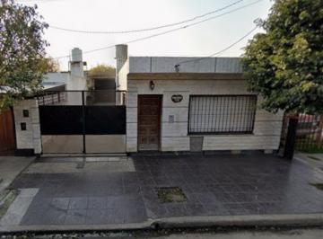 Casa de 2 ambientes, Villa Gobernador Gálvez · Vendo Casa 2 Propiedades