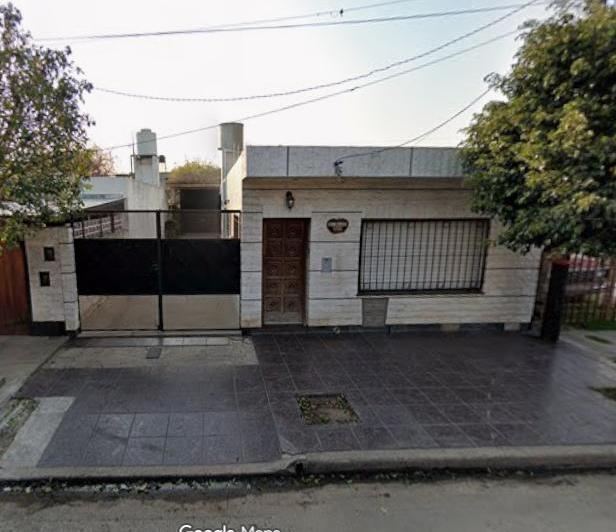 Casa · 95m² · 2 Ambientes · 2 Cocheras