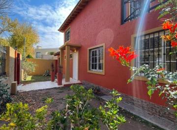 Casa de 8 ambientes, Chacras de Coria · Veronica Tahan Negocios Inmobiliarios Ofrece Casa en Chacras de Coria Barrio Semi Privado