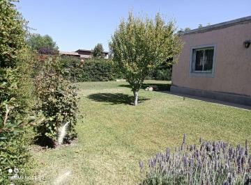 Casa · 70m² · 3 Ambientes · 1 Cochera · Venta Casa Calle Pueyrredon Chacras de Coria