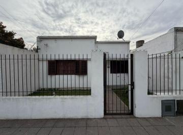 Casa · 145m² · 2 Ambientes · 2 Cocheras · Casa + Dpto a Estrenar