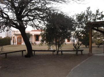 Casa · 300m² · 6 Ambientes · 1 Cochera · Casa 3 Dor Villa Allnde Golf - Venecia y Toledo.