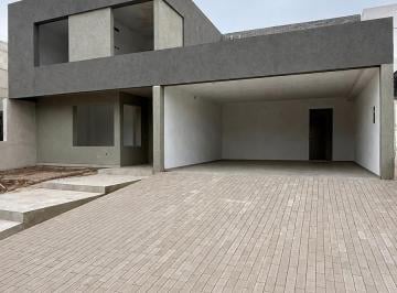 Casa · 250m² · 6 Ambientes · 2 Cocheras · Casa en Venta Solares de Manantiales